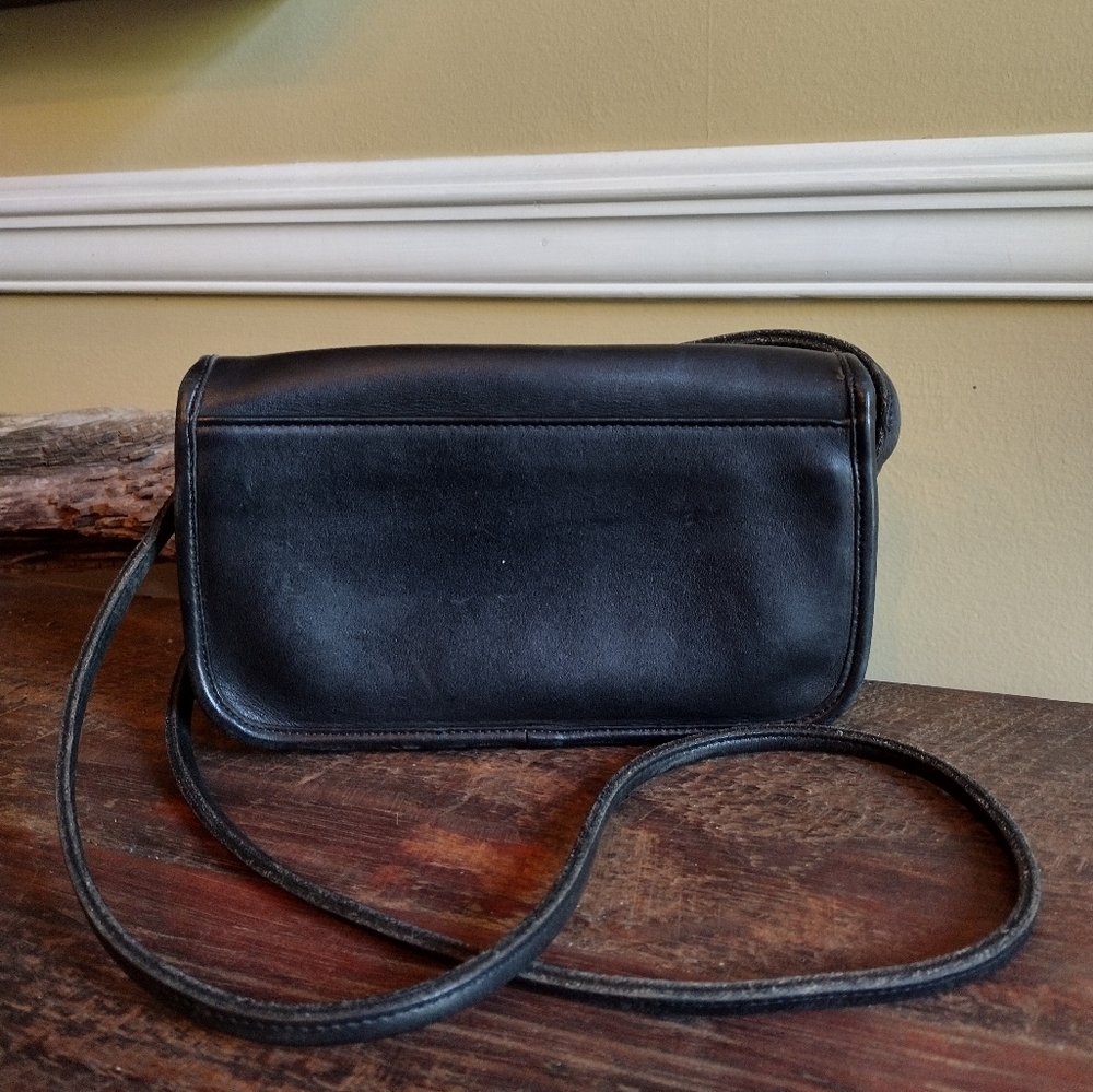 Coach Vintage Black Dinky Crossbody Handbag - Picture 2 of 12